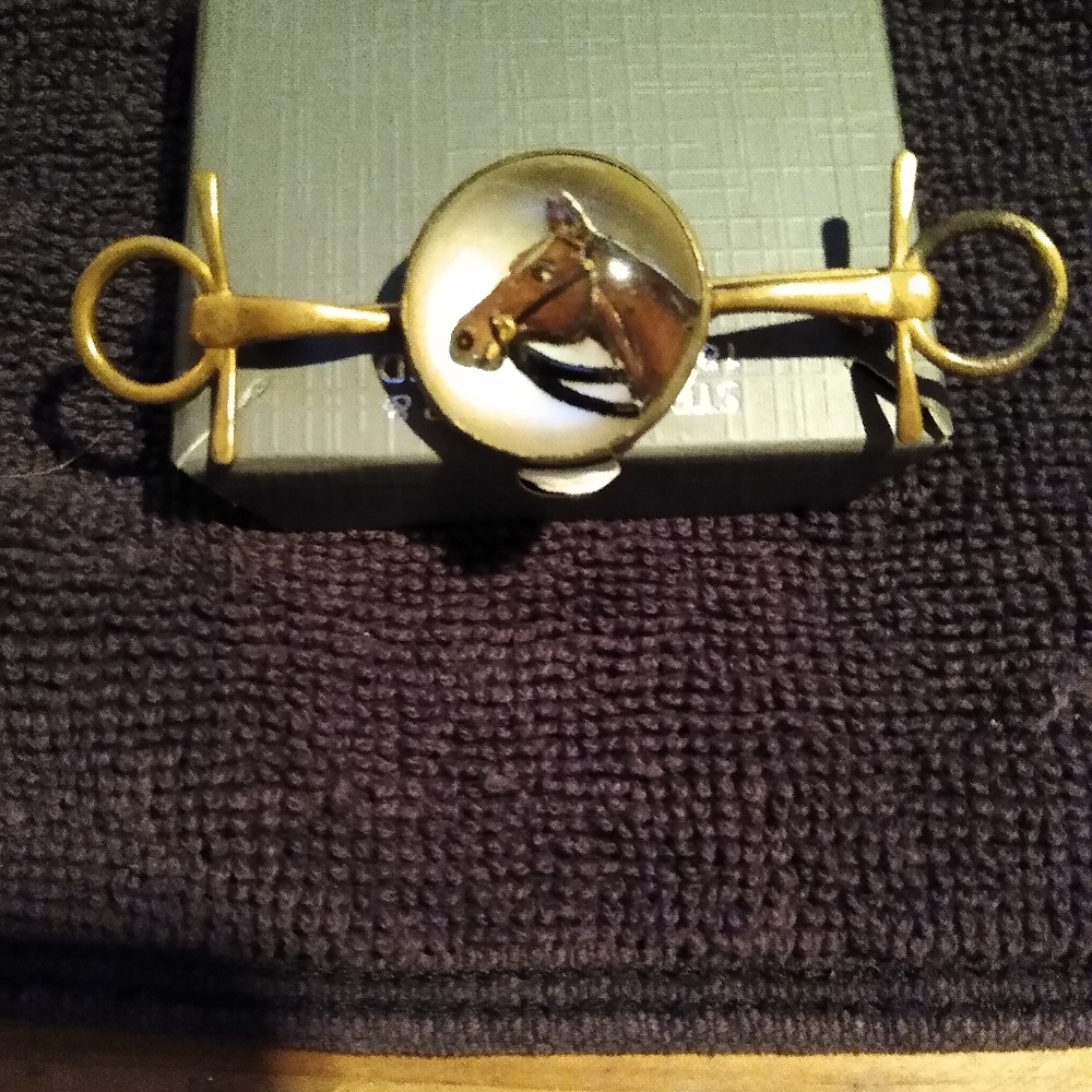 Very Old Gold, Mother of Pearl Horse pin, 1950/60